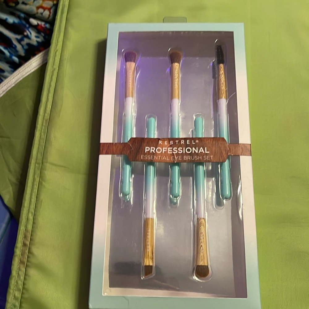Professional Essential Eye Brush Set - Mint and white 5 piece set